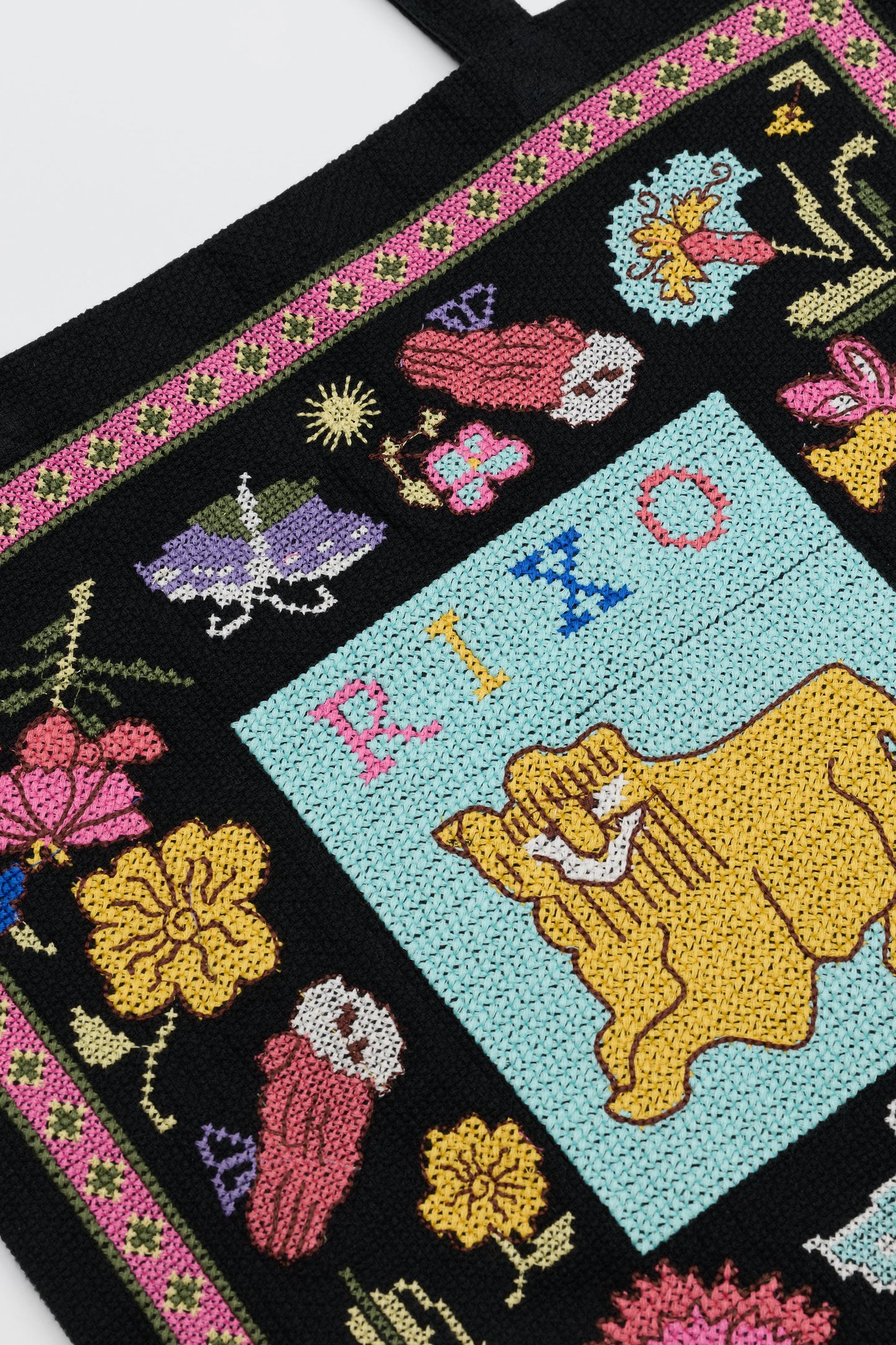 Lili - Leo Cross Stitch Embroidery Charcoal