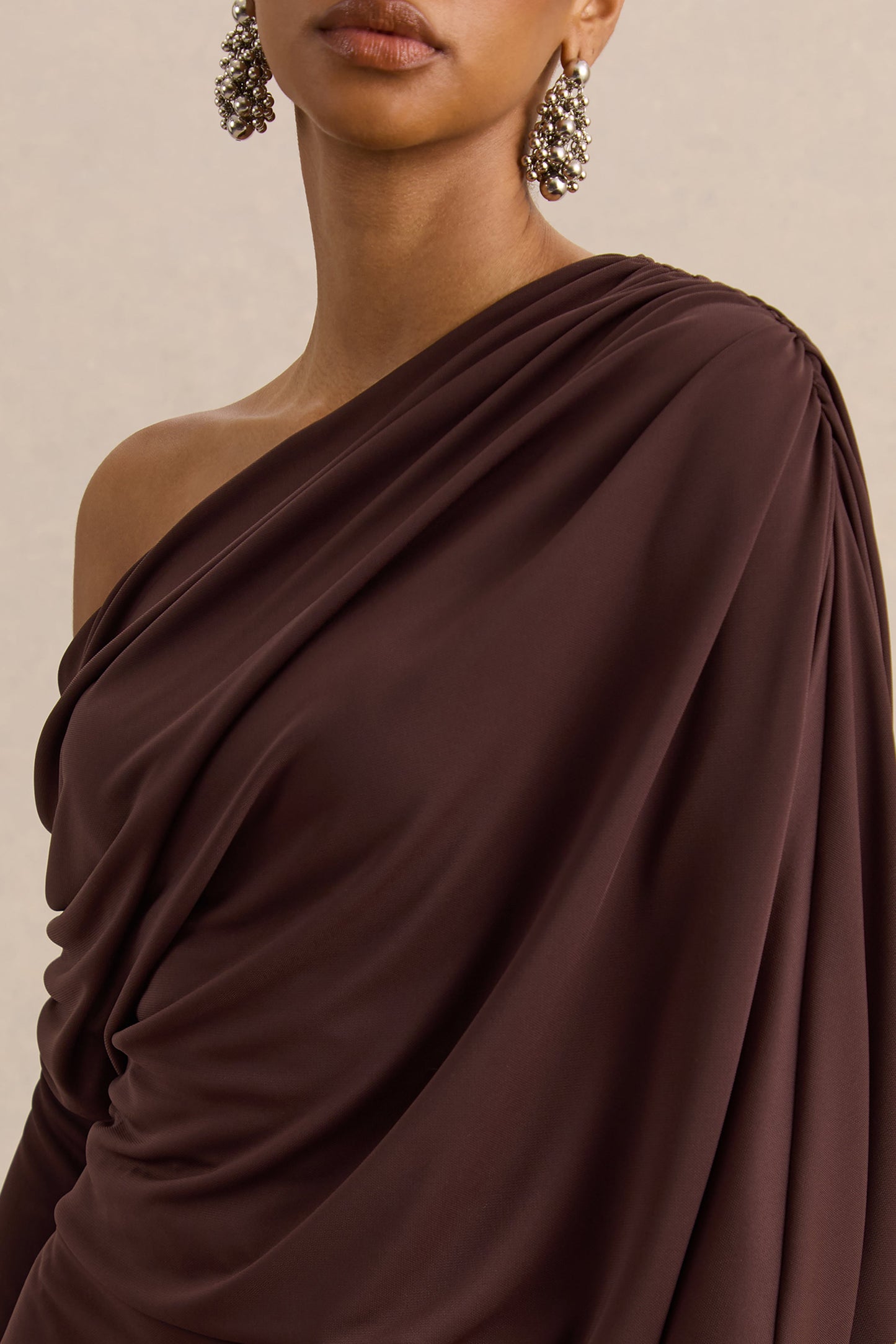 Inoria | Brown Asymmetric-Neck Mini Dress