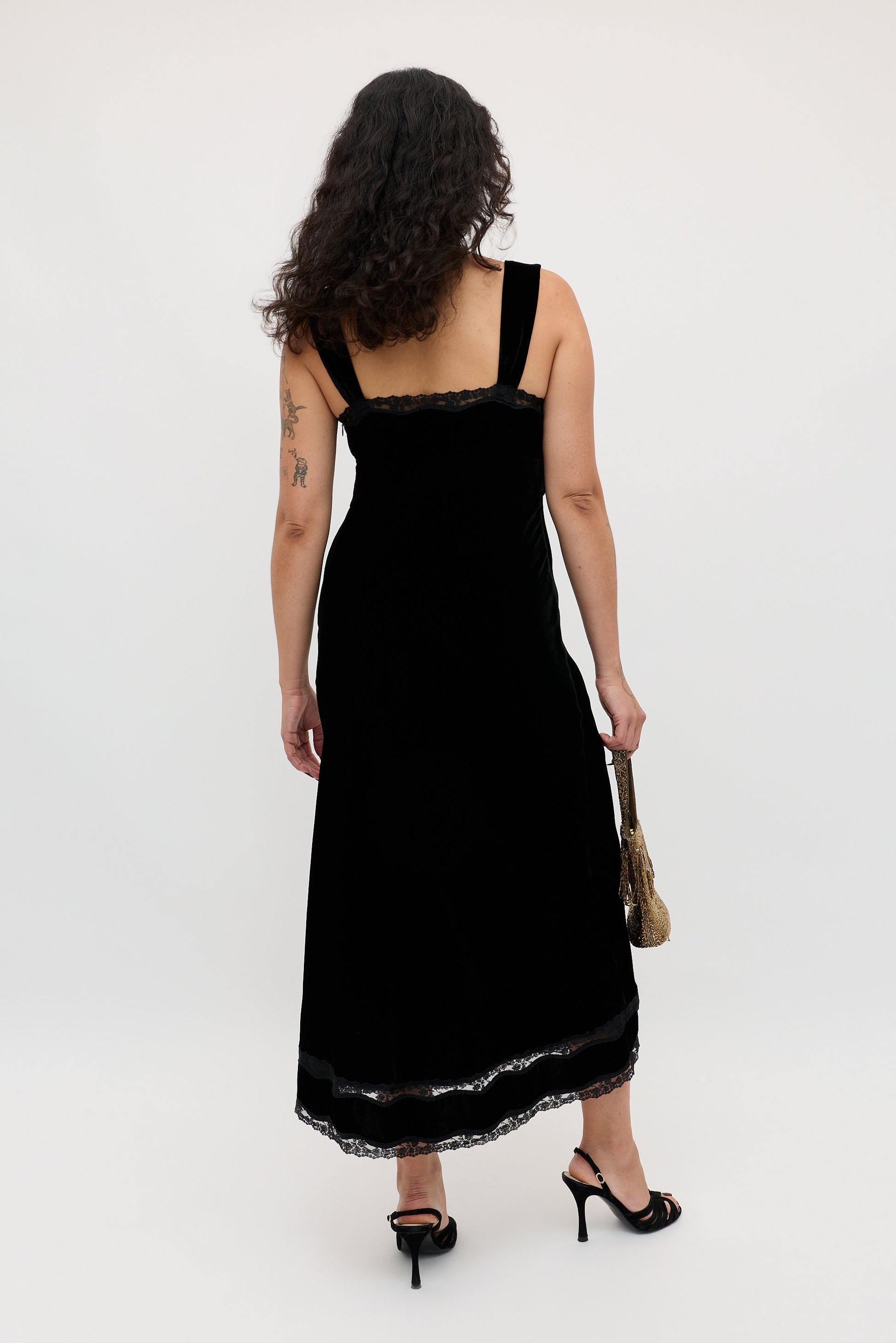 Lucie  -  Black