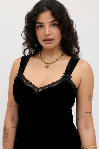 Lucie  -  Black