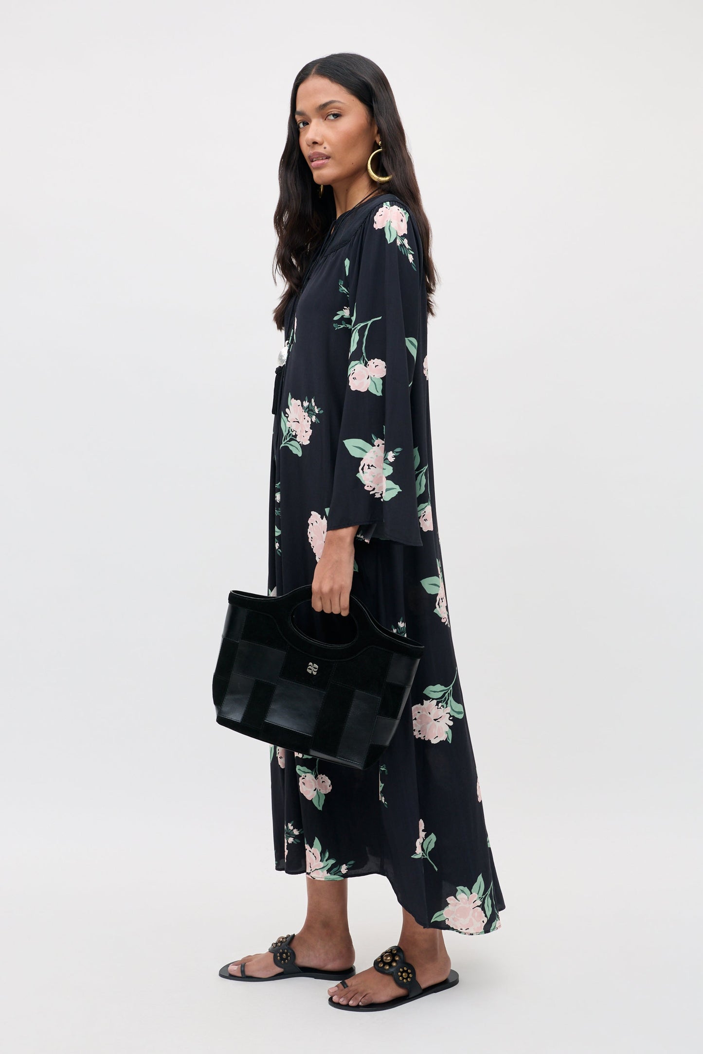 Lucilla - Peonies Scatter Black