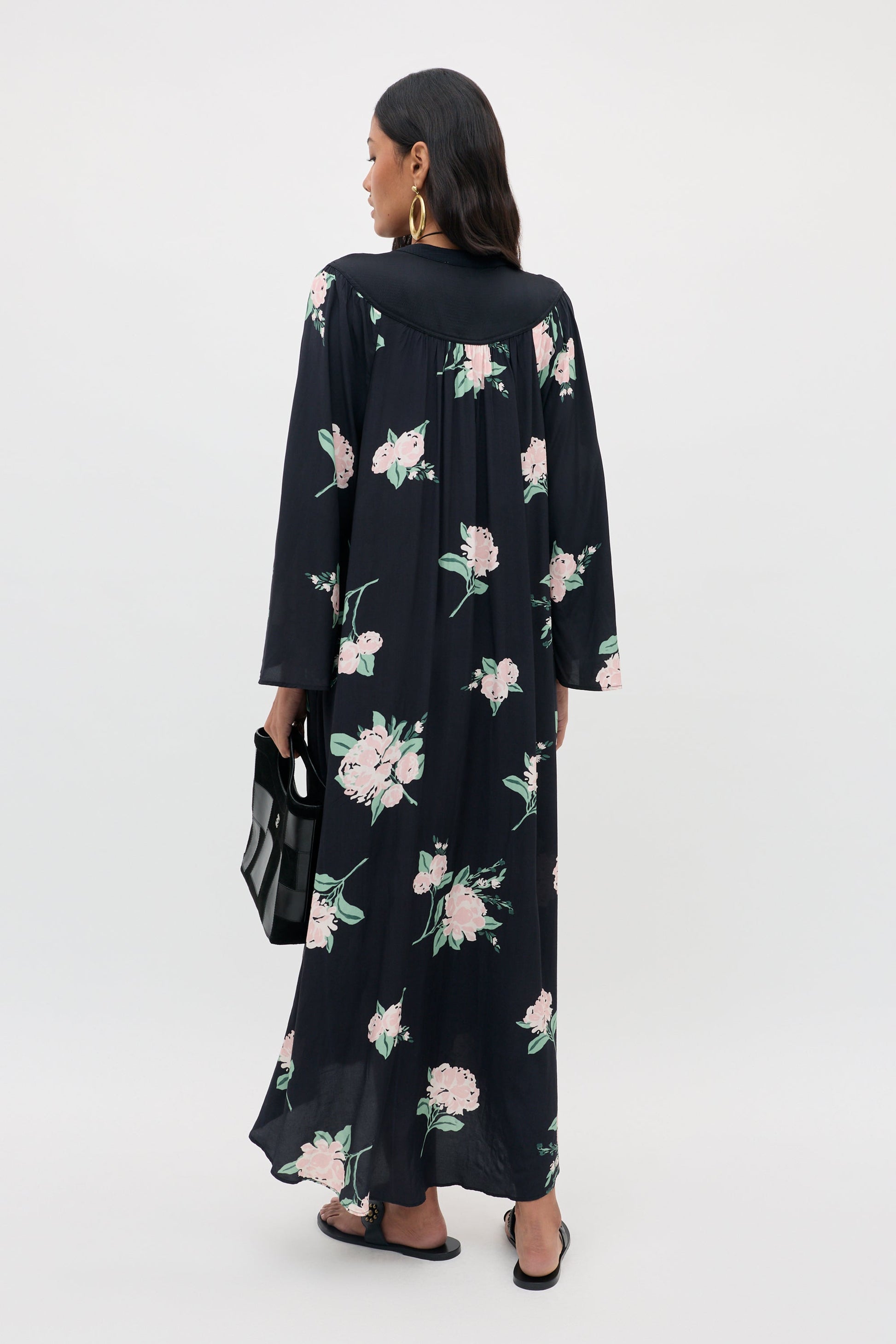 Lucilla - Peonies Scatter Black