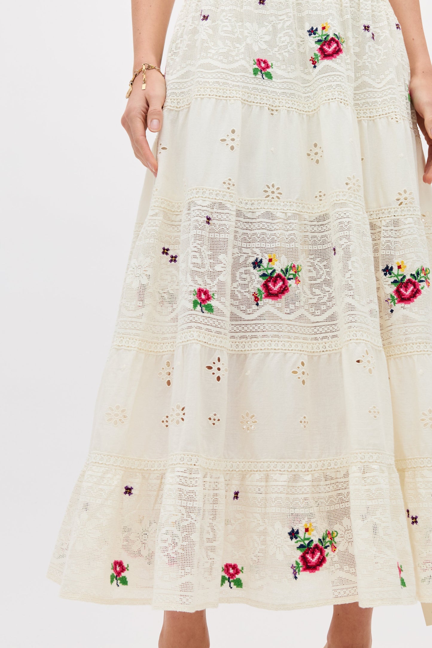 Cady - Spring Rose Embroidery Cream
