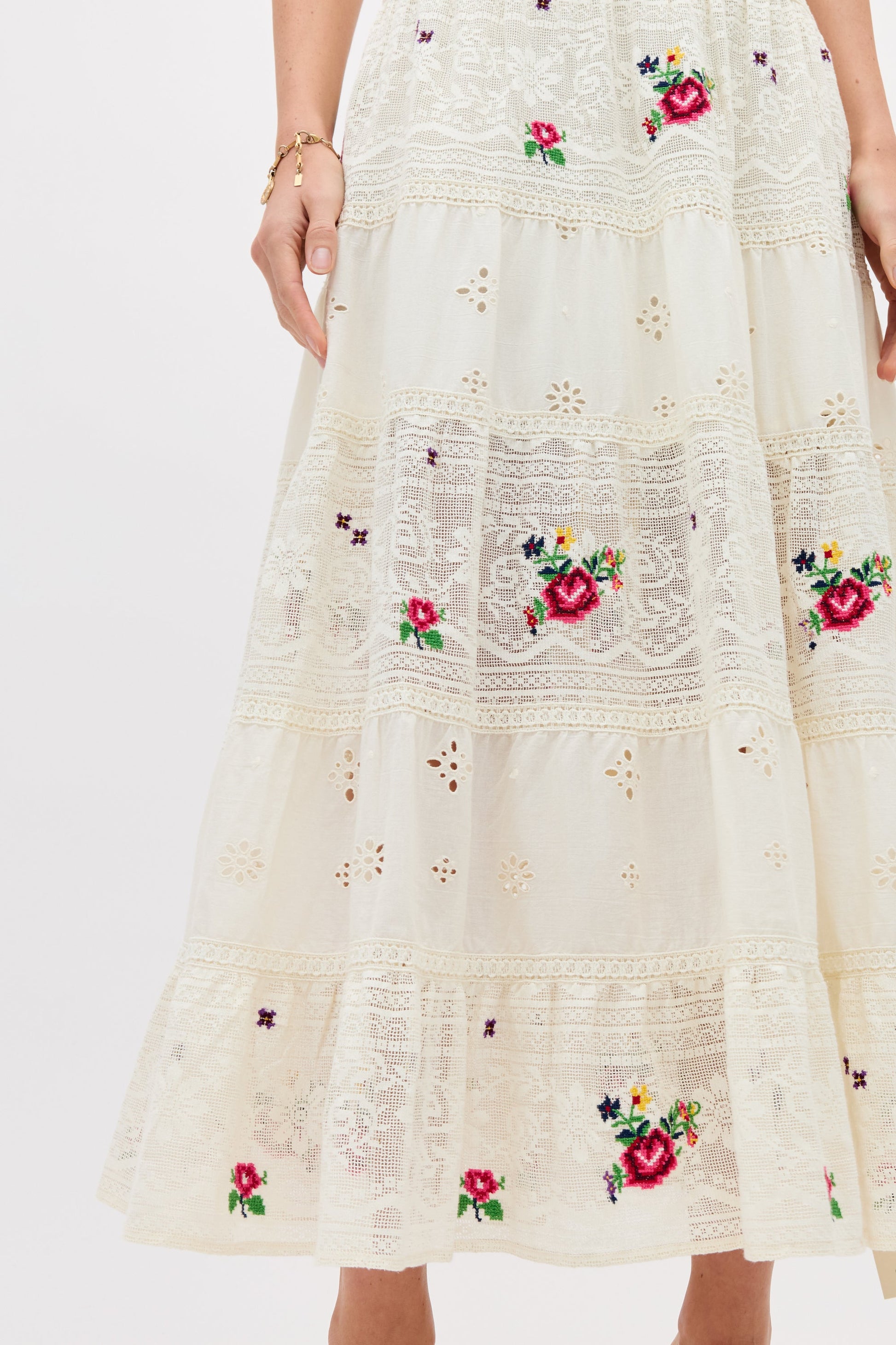 Cady - Spring Rose Embroidery Cream