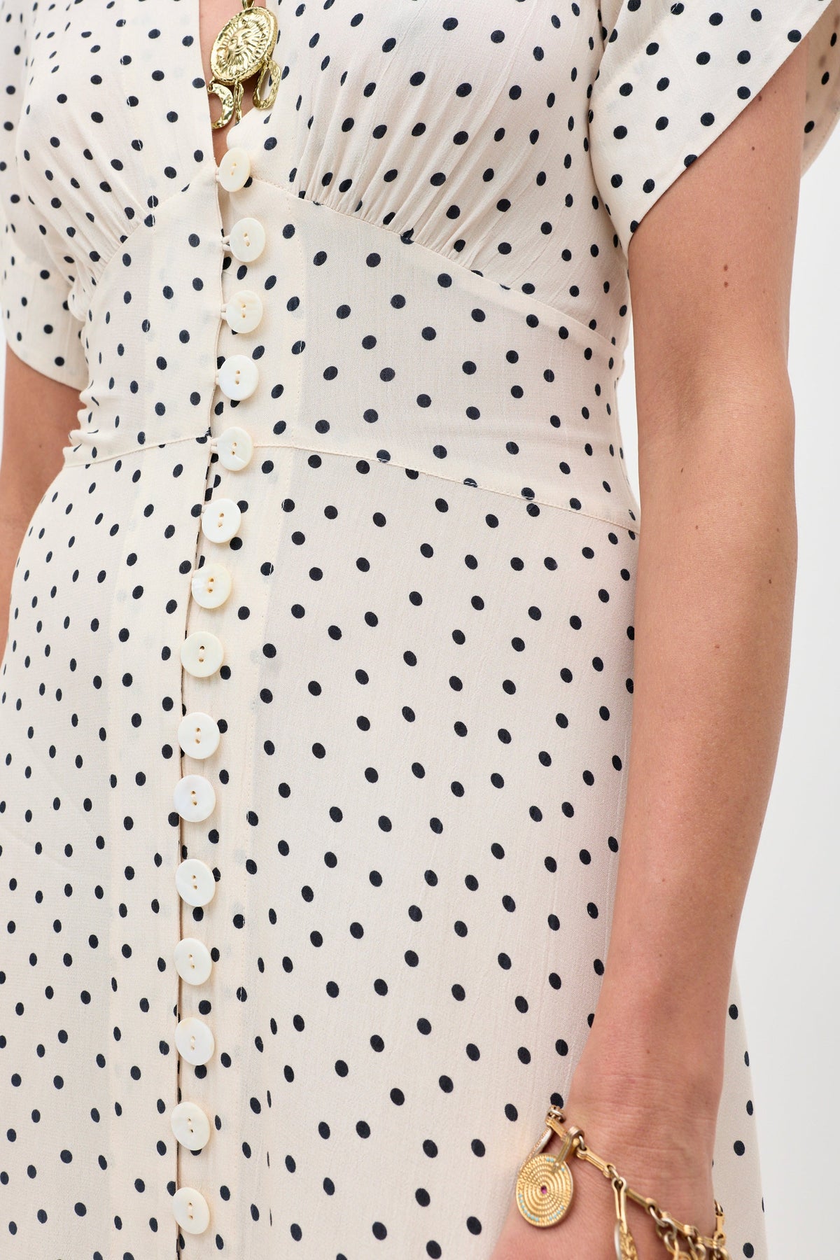 Sakura - Layla Dot Ivory