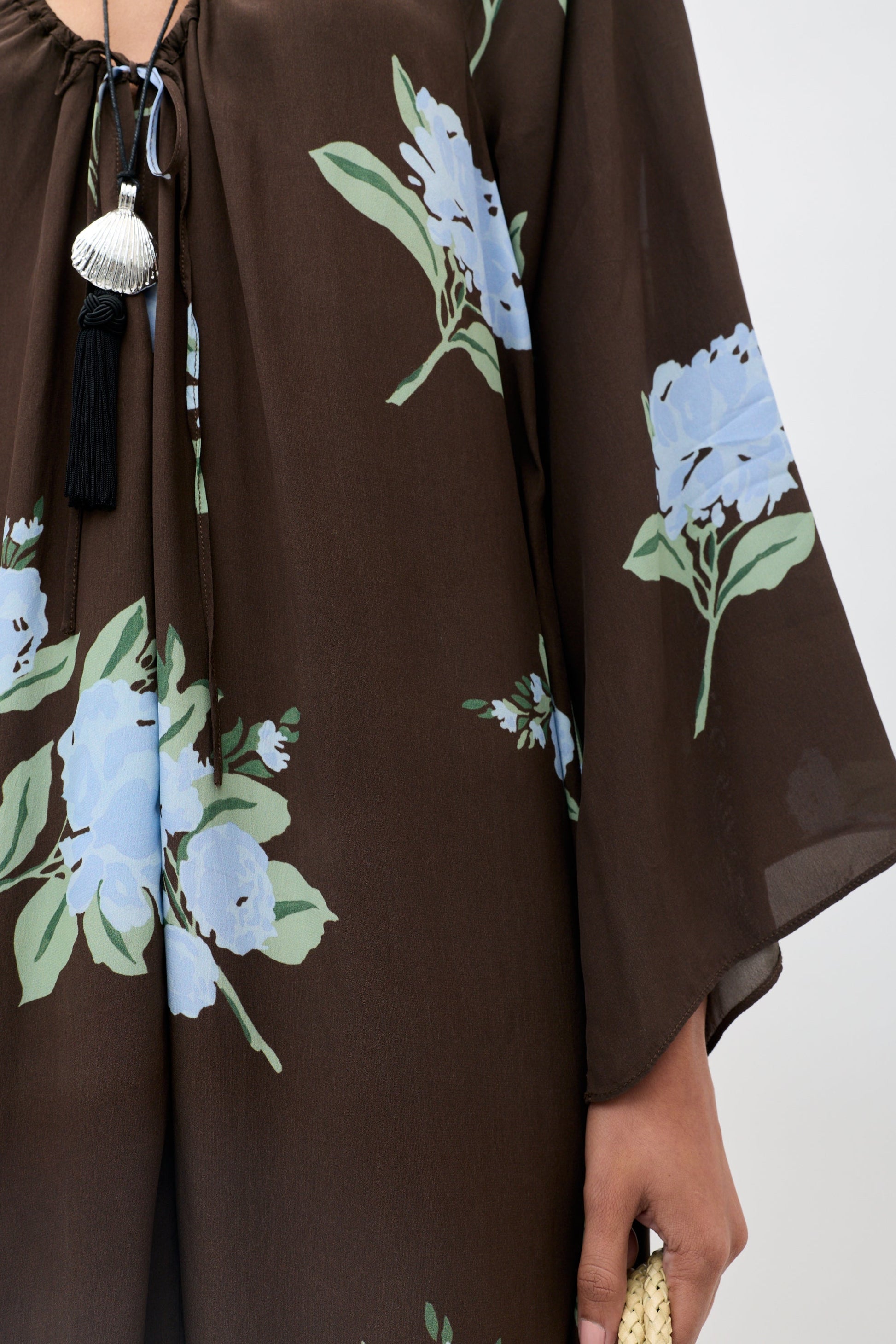 Lianne - Peonies Scatter Brown