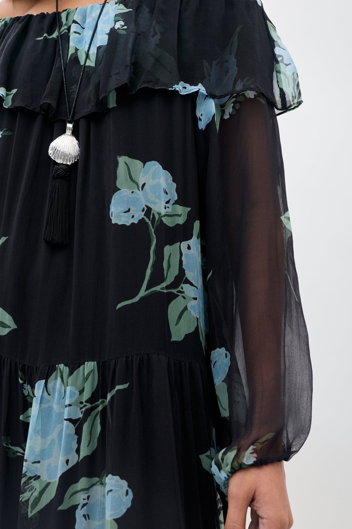 Lela - Peonies Scatter Charcoal