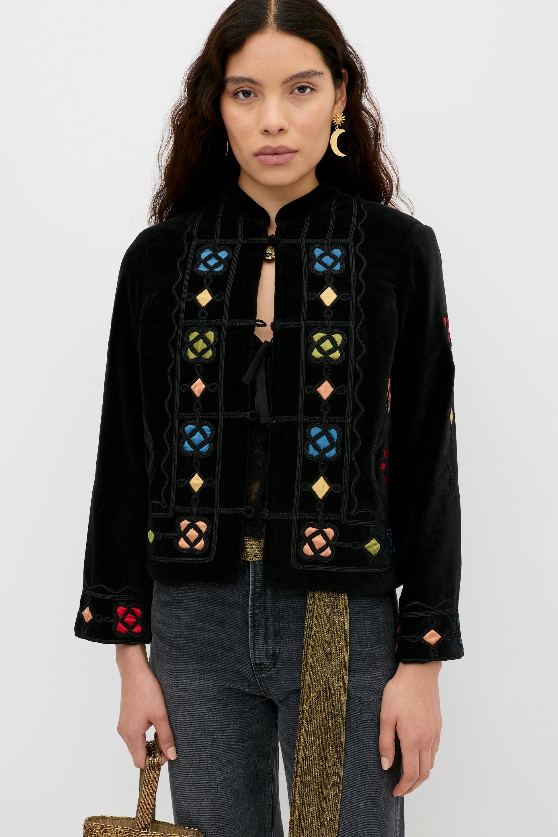 Viktoria  -  Serino Applique Black
