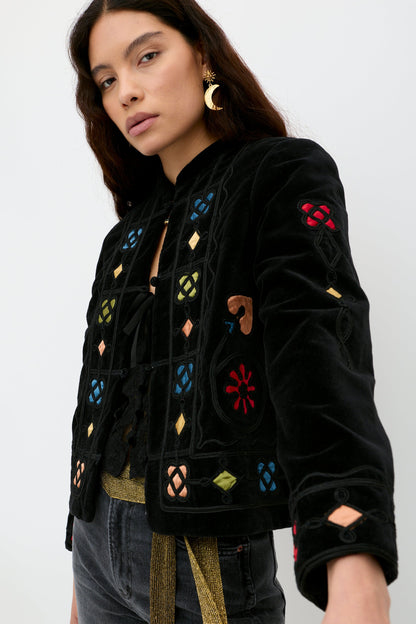 Viktoria  -  Serino Applique Black