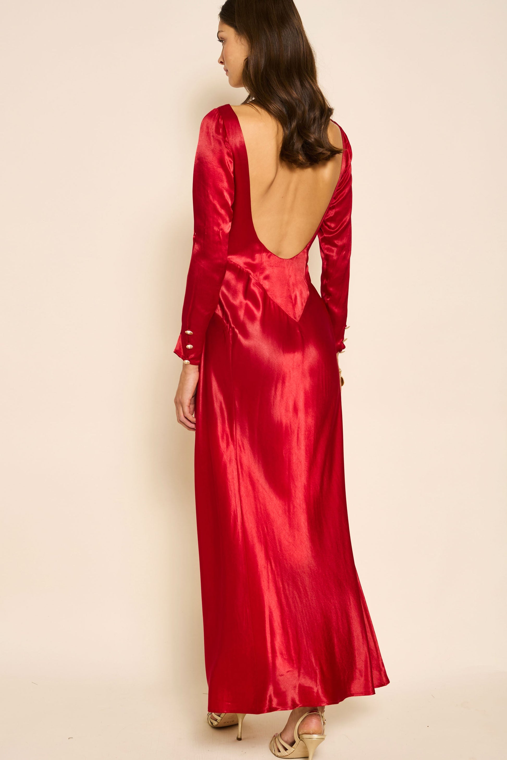 Devina - Crimson