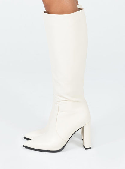 Billini Kors Boots Bone