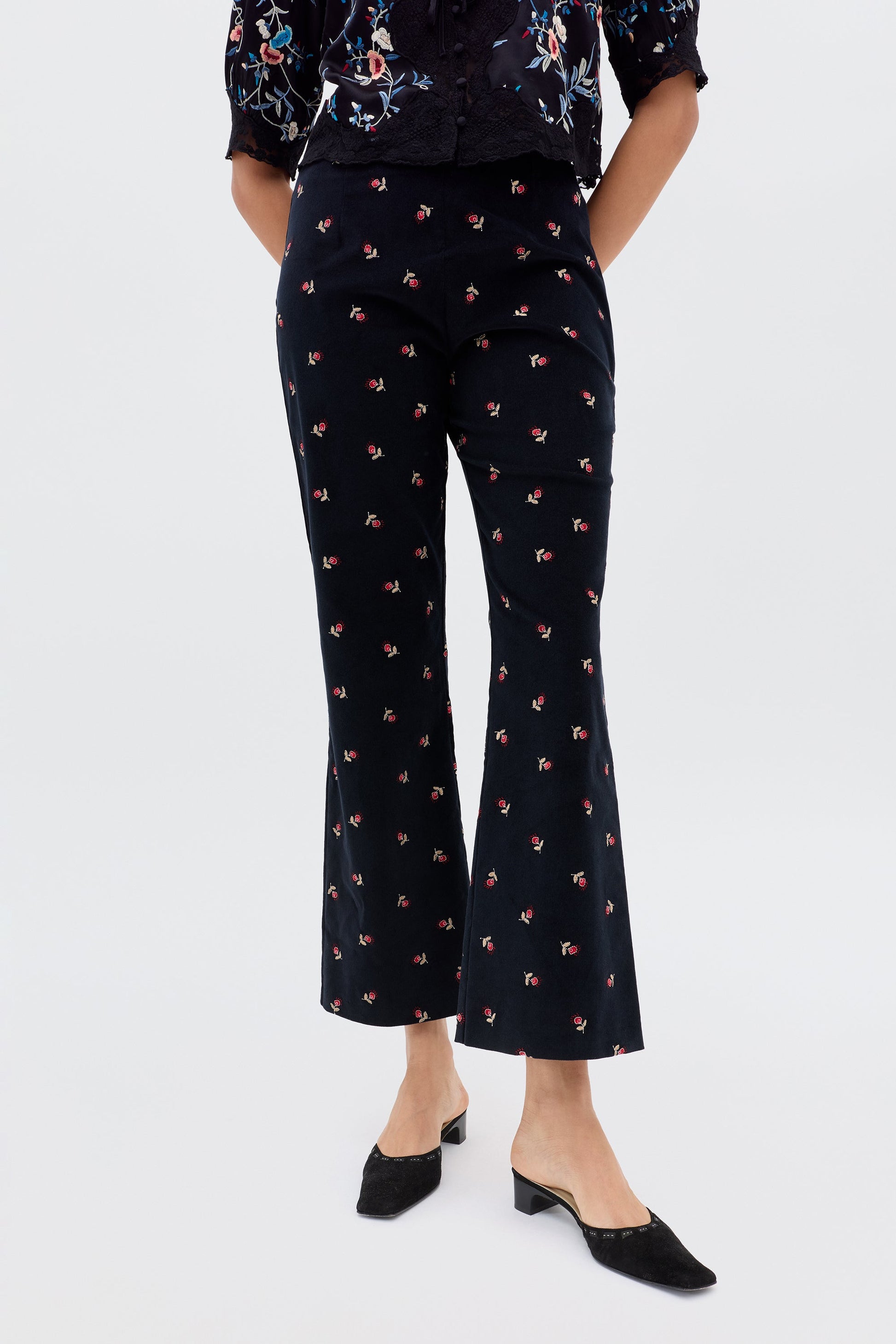Olwen - Dandy Embroidery Deep Navy